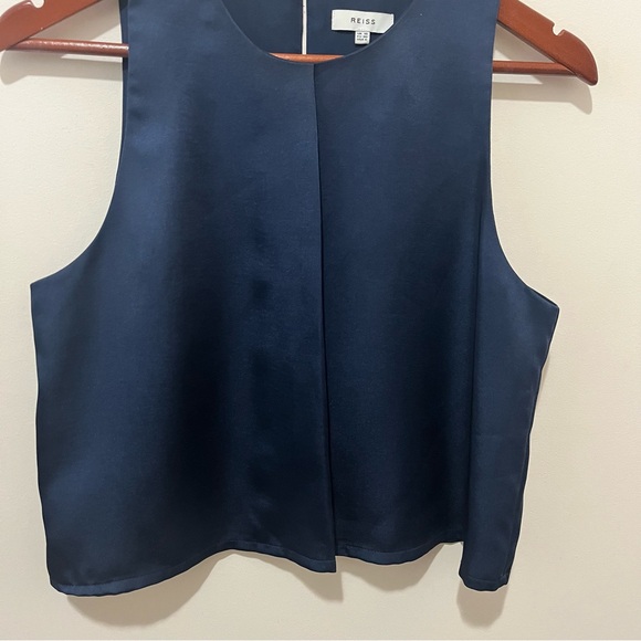 Reiss Satin Crop Top with Pleat Navy Minimalist Career Capsule Wardrobe Size 6 - Picture 5 of 6